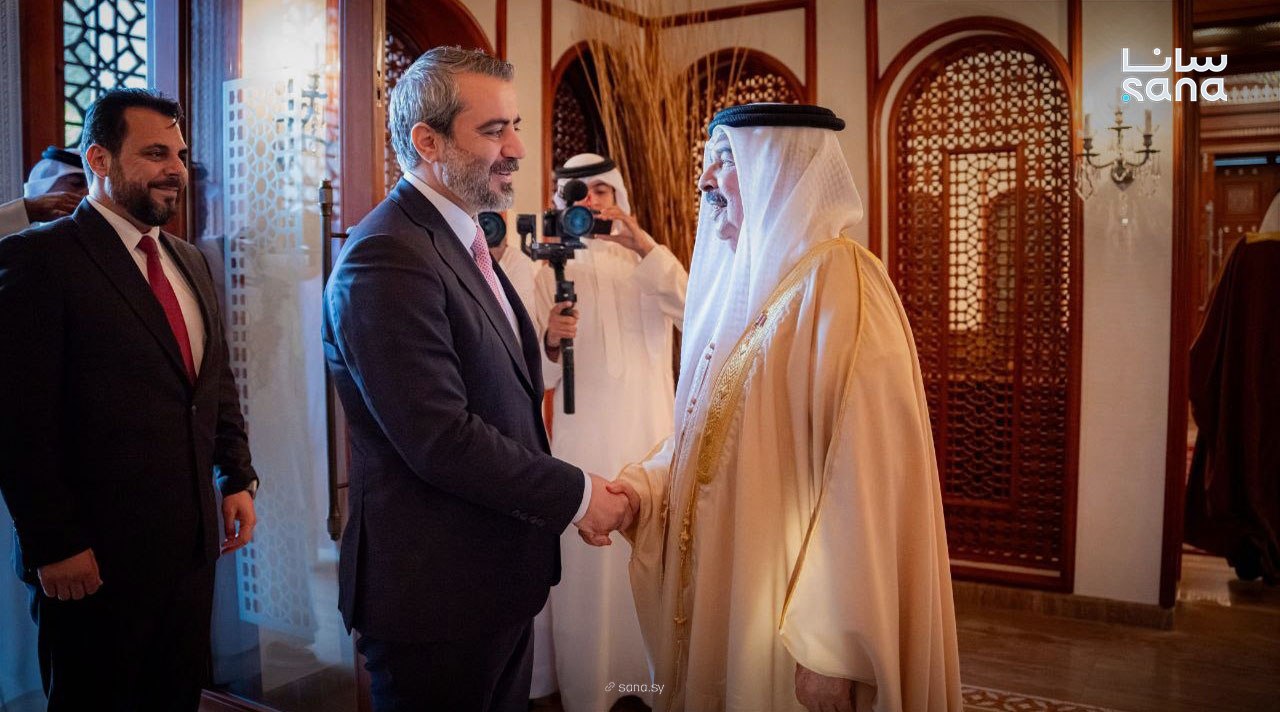 King of Bahrain receives al-Shaibani, talks deal with latest developments and ties